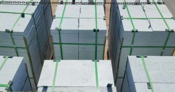 固原 芝麻白花岗岩5公分地铺石 花岗岩厂家工厂装车日常