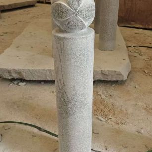 固原 芝麻白花岗岩石材挡车石柱、停车柱、圆柱挡车柱、方柱挡车柱等