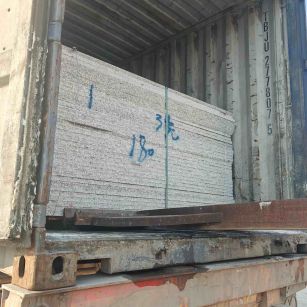 固原 芝麻白花岗岩石材3.0公分光面毛板装柜出货