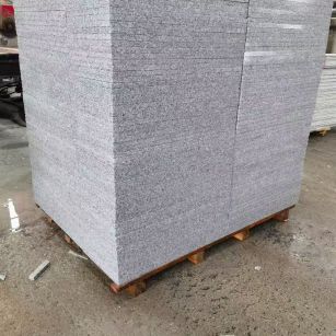 固原 芝麻白火烧面1.8厚300*600地铺石，尺寸标准，厚薄均匀