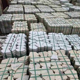 固原 黄金麻白麻花岗岩荔枝面地铺石(冰裂纹)