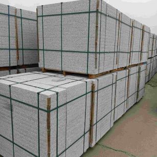 固原 白麻花岗岩石材荔枝面地铺石（300*600*50）