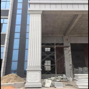 固原 芝麻白光面花岗岩门楼大柱（罗马柱）配雕花底座