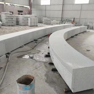 固原芝麻白花岗岩石板材 园林光面弧形坐凳