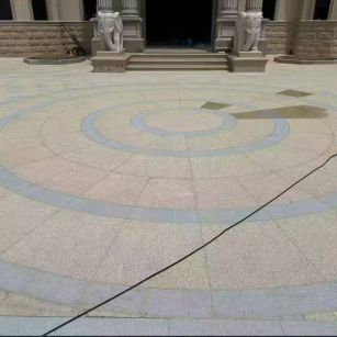 固原 黄金麻芝麻灰花岗岩石材地铺拼接效果