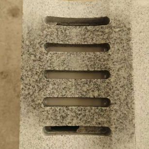 固原 芝麻白拉丝面花岗岩U型开槽排水槽