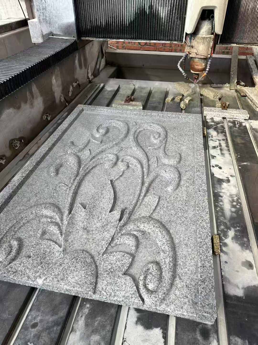 固原 白麻别墅干挂雕花板