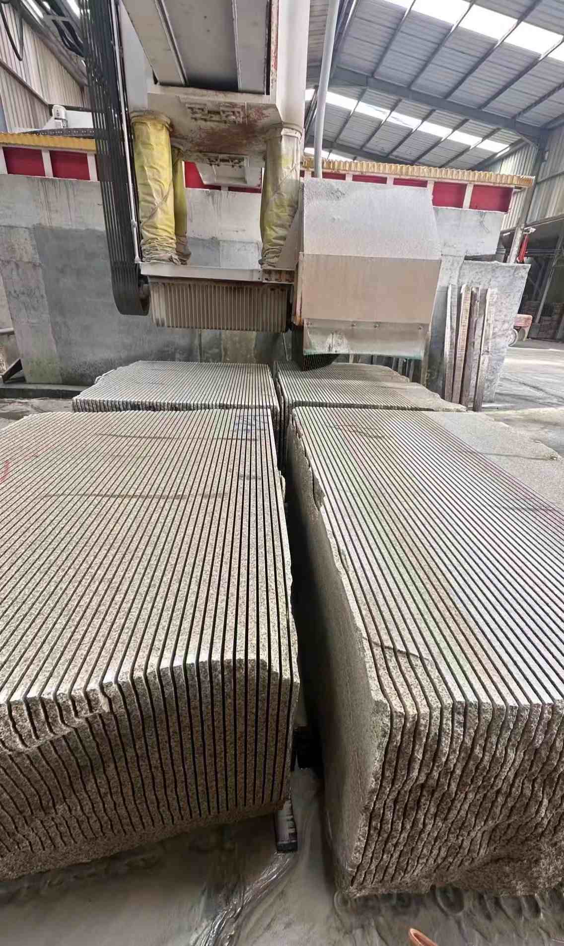 固原 车间生产日常，黄金麻白麻花岗岩