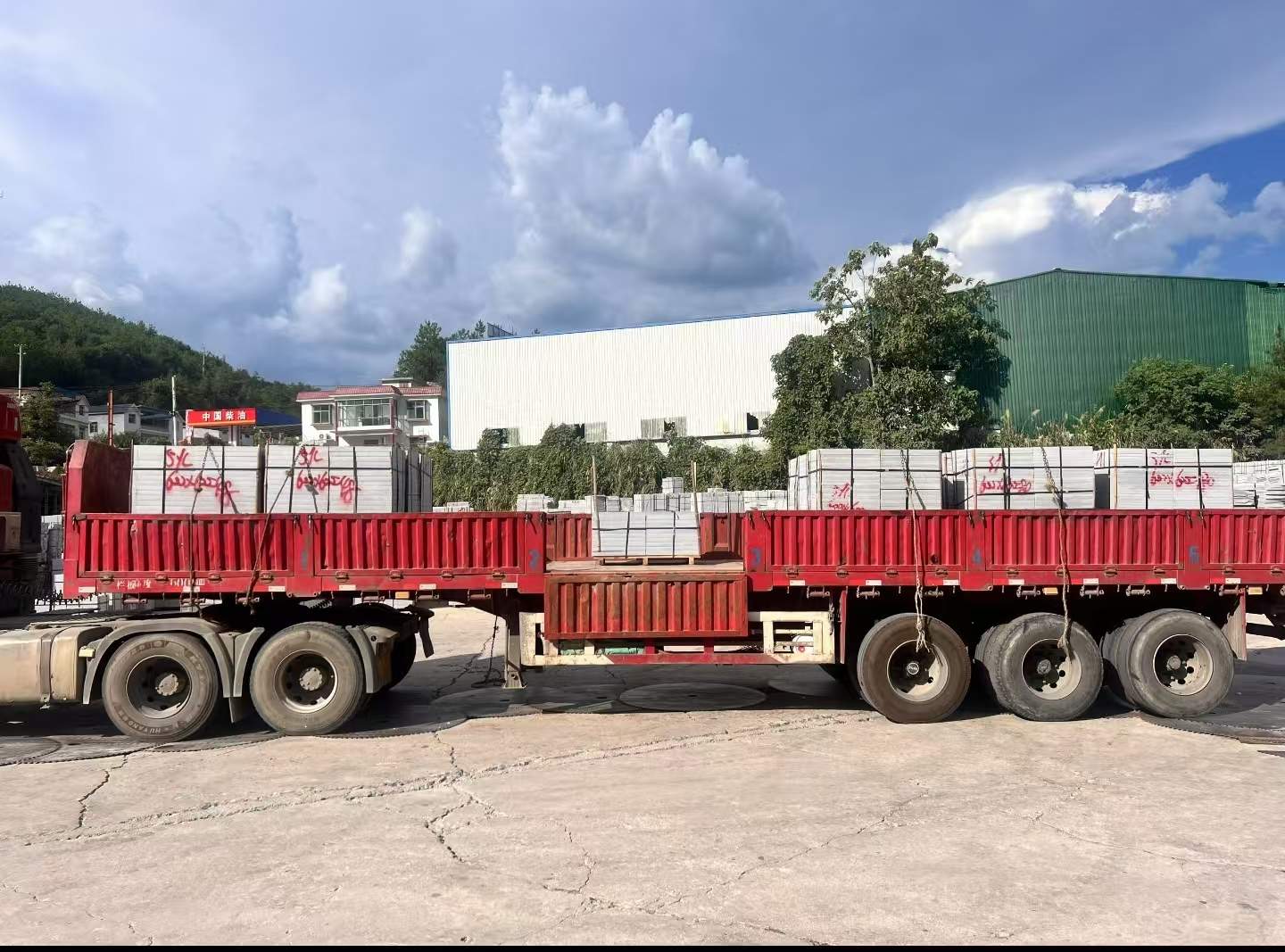 固原 芝麻灰花岗岩地铺石出货日常