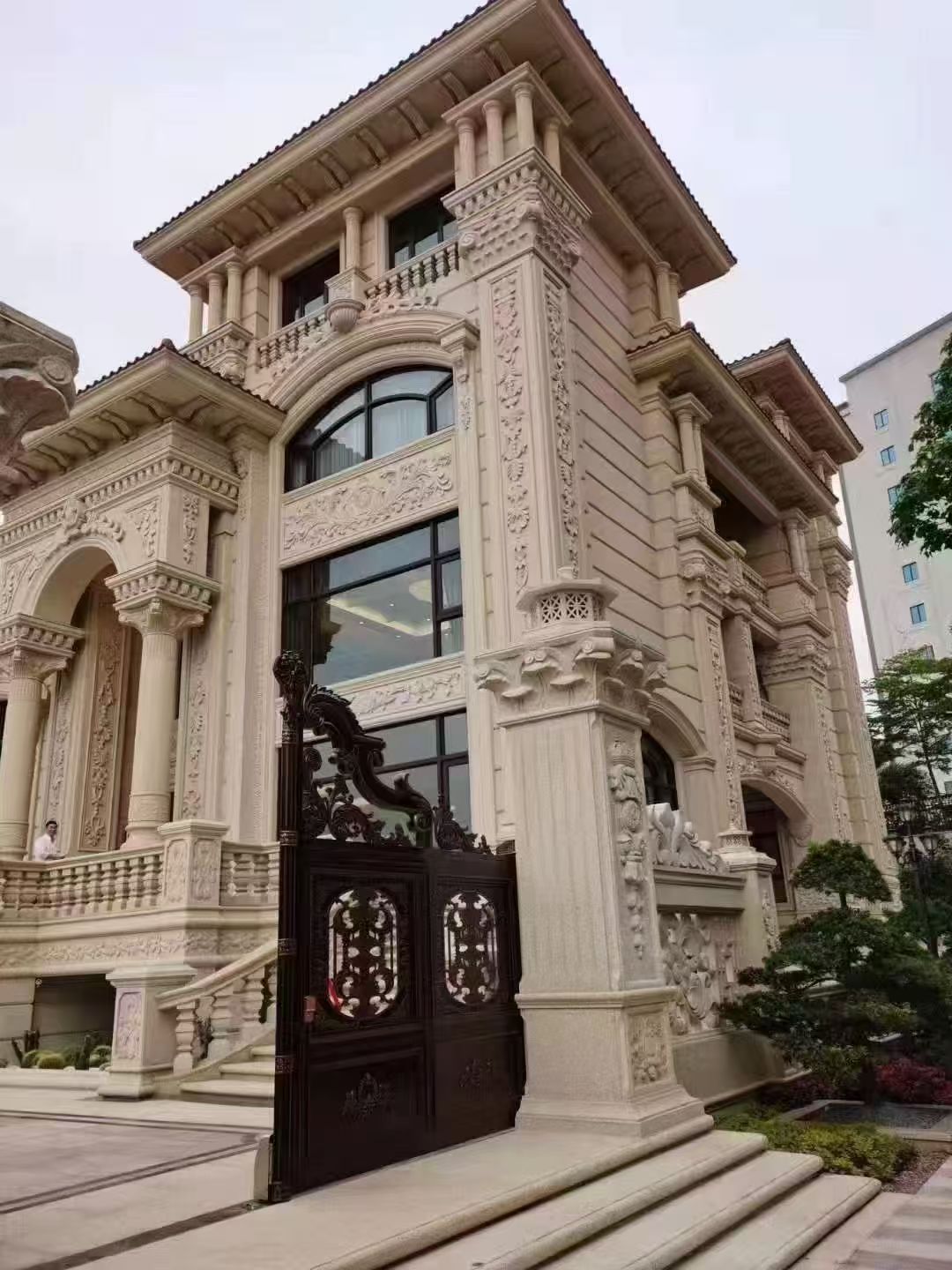 固原 黄金麻花岗岩别墅外墙干挂效果展示