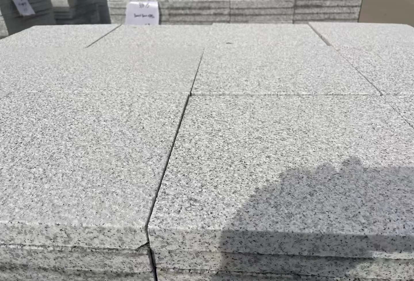 固原 白麻花岗岩石材推荐 荔枝面地铺石