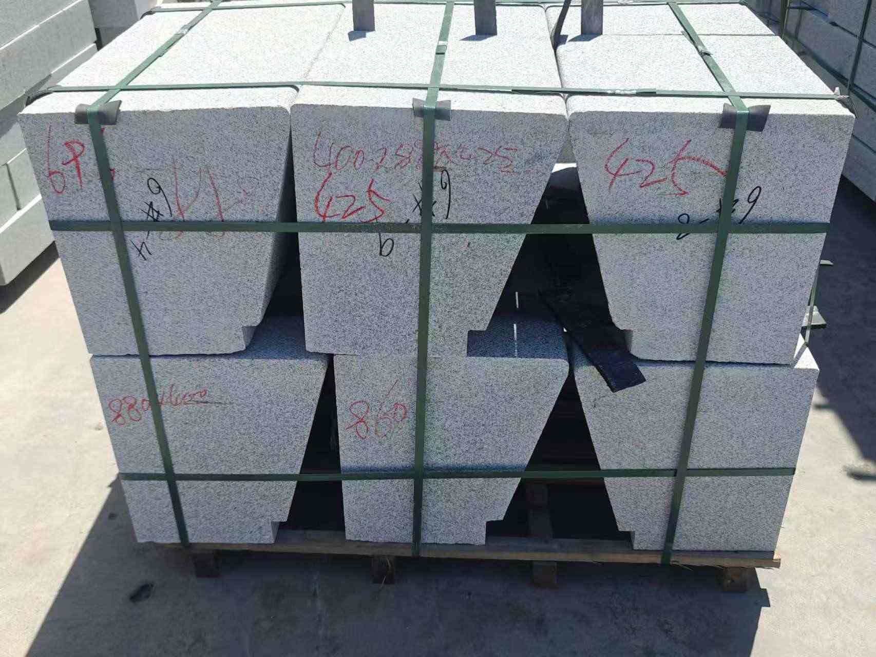 固原 芝麻白异形坐凳，石凳