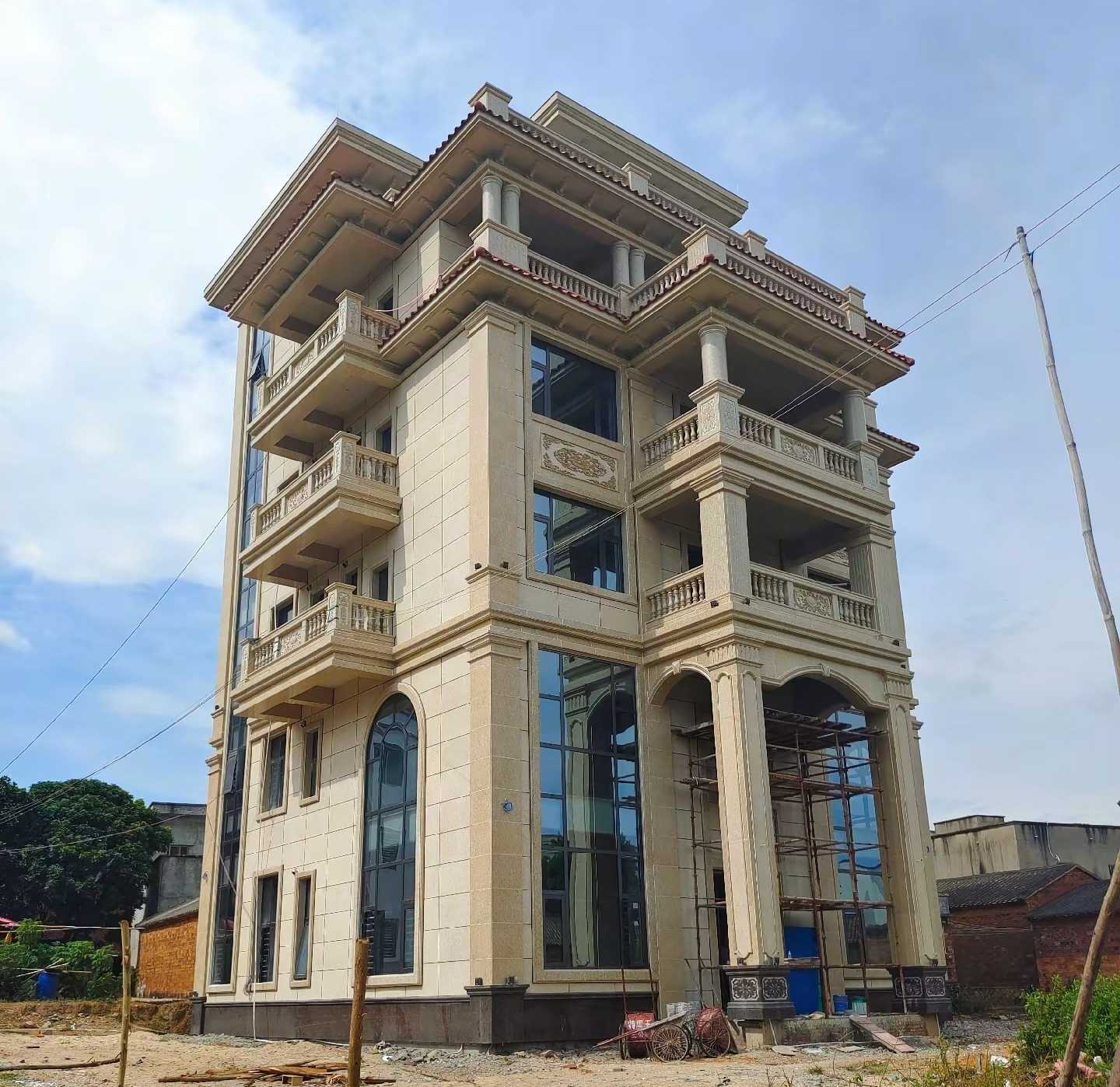 固原 黄金麻花岗岩石材别墅外墙干挂搭配（雕花栏杆花瓶柱门楼罗马柱）