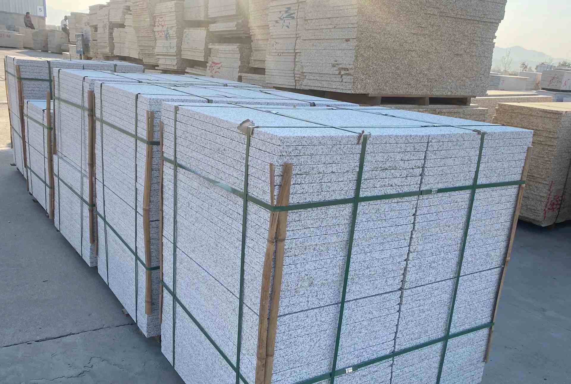 固原 白麻花岗岩荔枝面地铺石