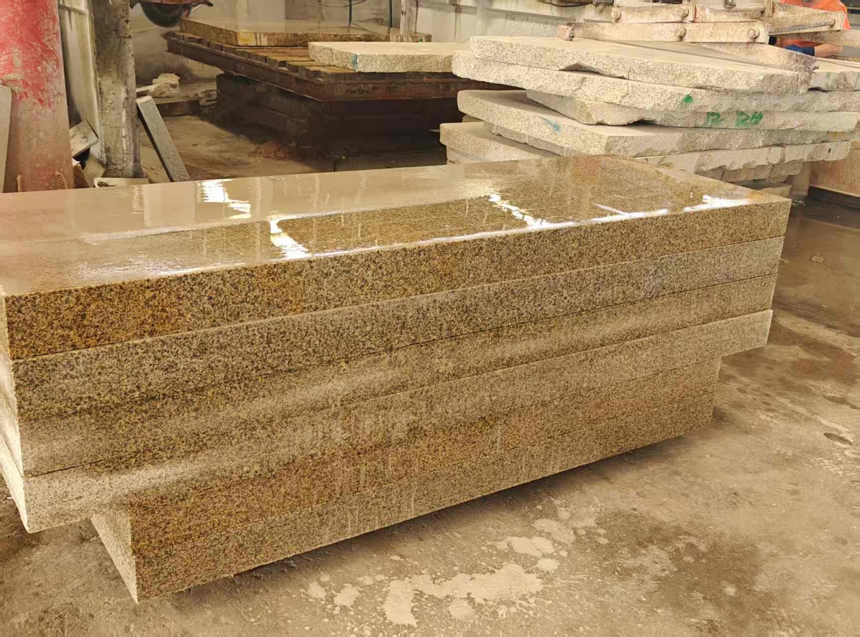 固原 黄金麻栏杆料半成品加工中